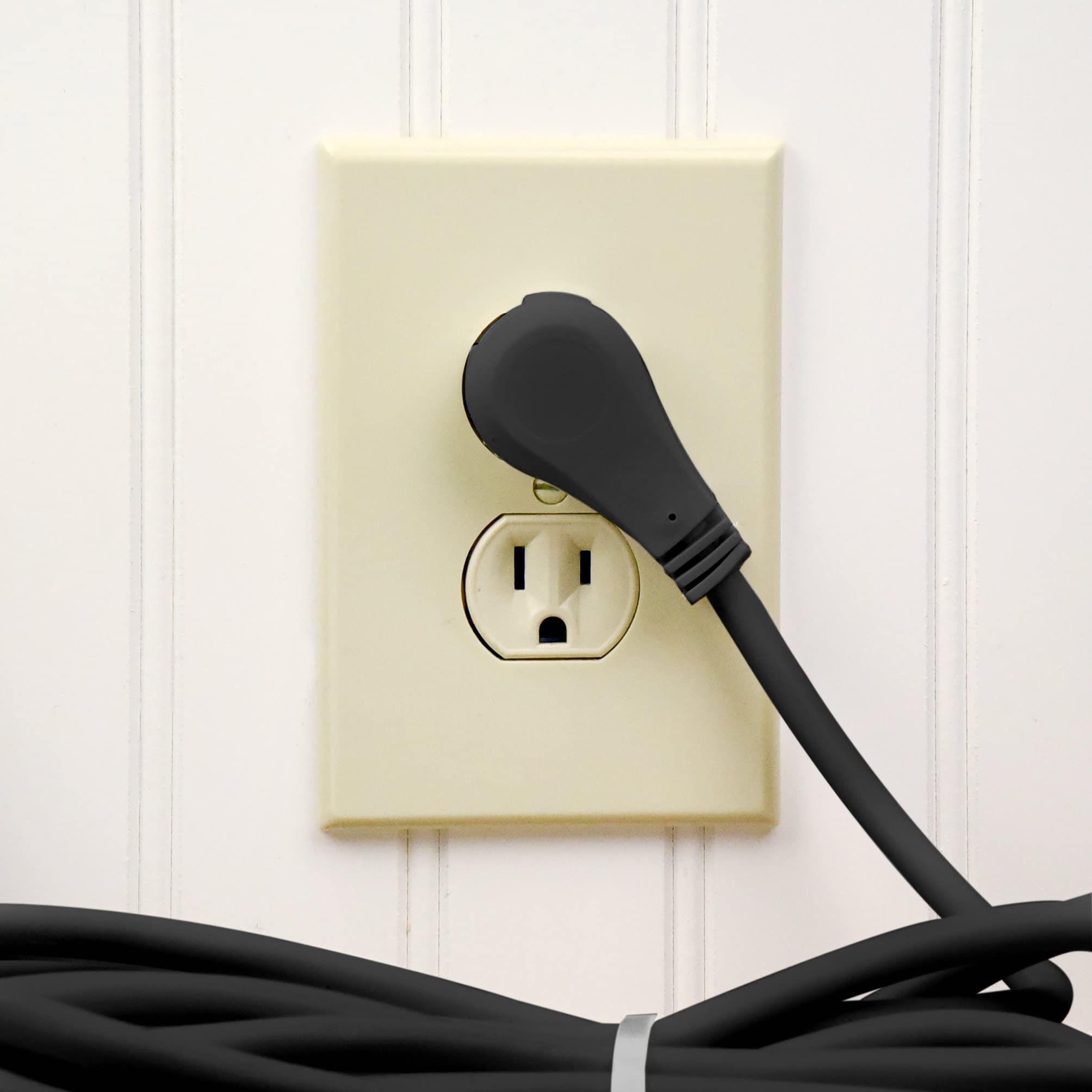 Flat Multiple Outlet Extension Cord 25 Ft for Indoor Use by Bindmaster- UL-Listed 3-Prong Multi Extension Wire- Space-Saving Flat Angled Extension Cord- Black - Like New