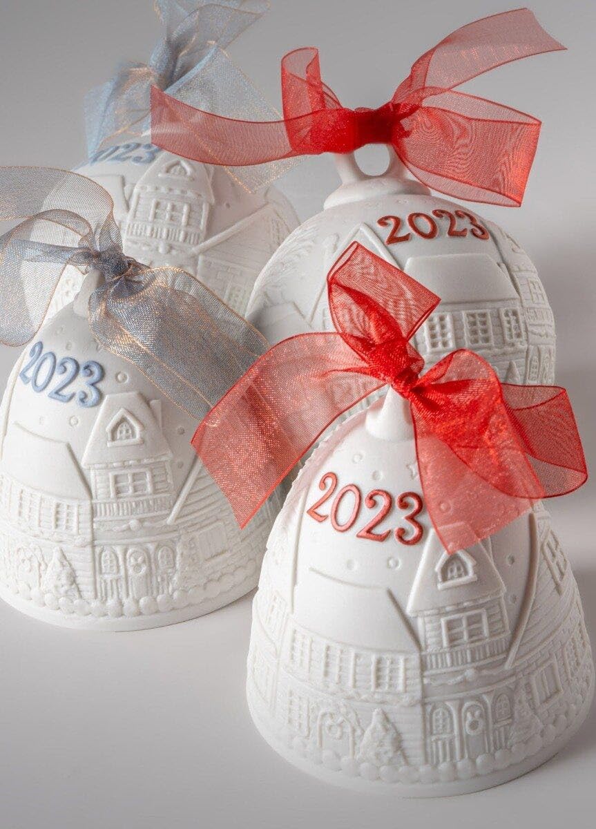 LLADRÓ Christmas Bell Year 2022, 2023. Decorative Porcelain Ornament. Porcelain Christmas Bell - Like New