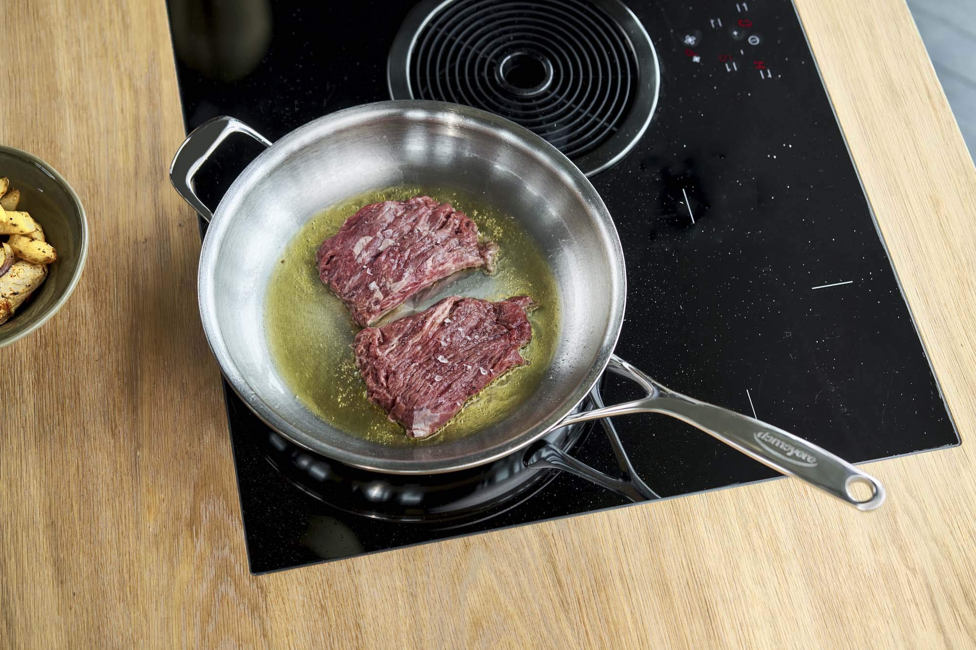 Demeyere Atlantis 7-Ply Stainless Steel Fry Pan with Helper Handle, 11" - Like New