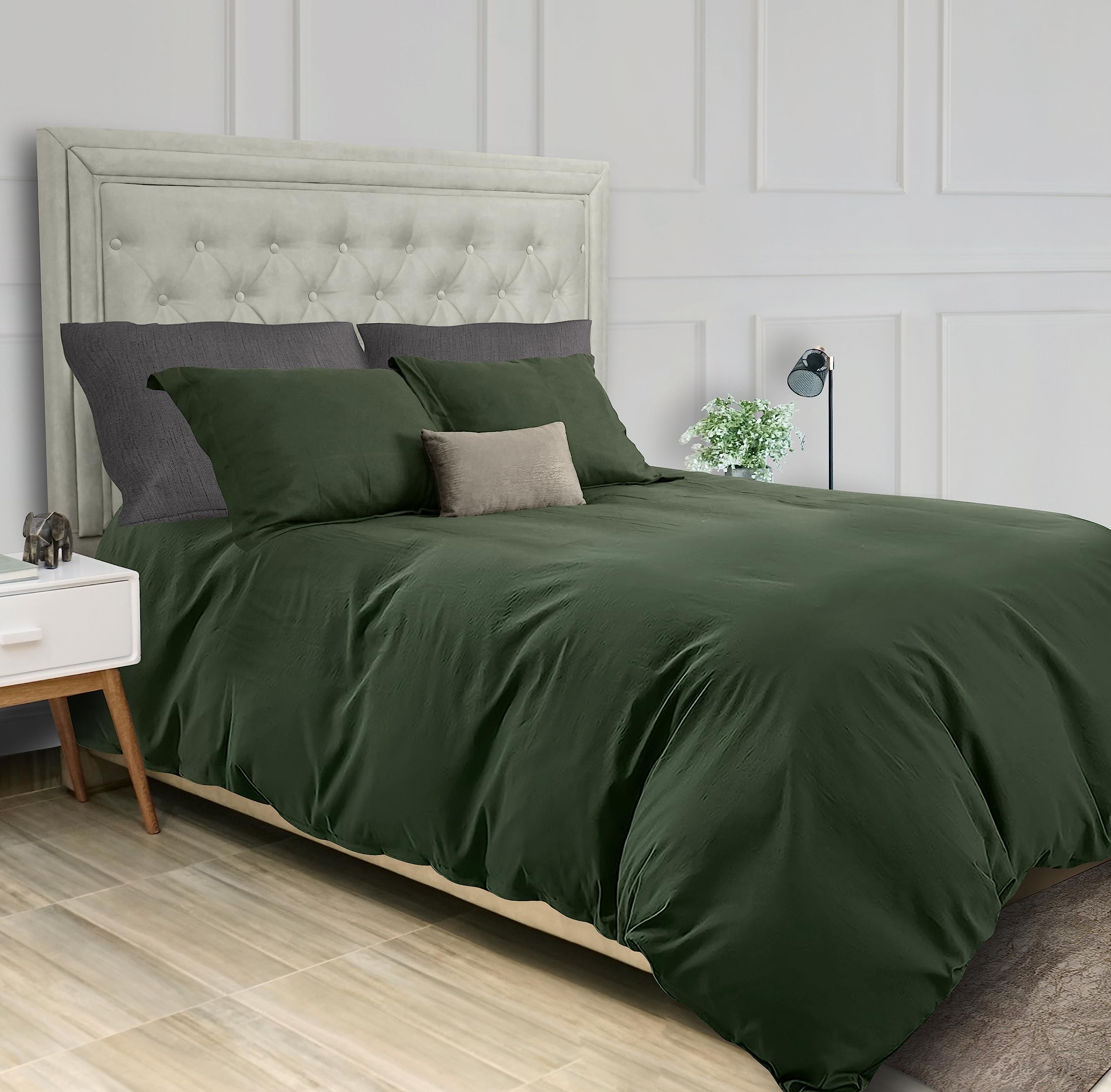 White Classic 3pc Microfiber Duvet Cover Set - Like New