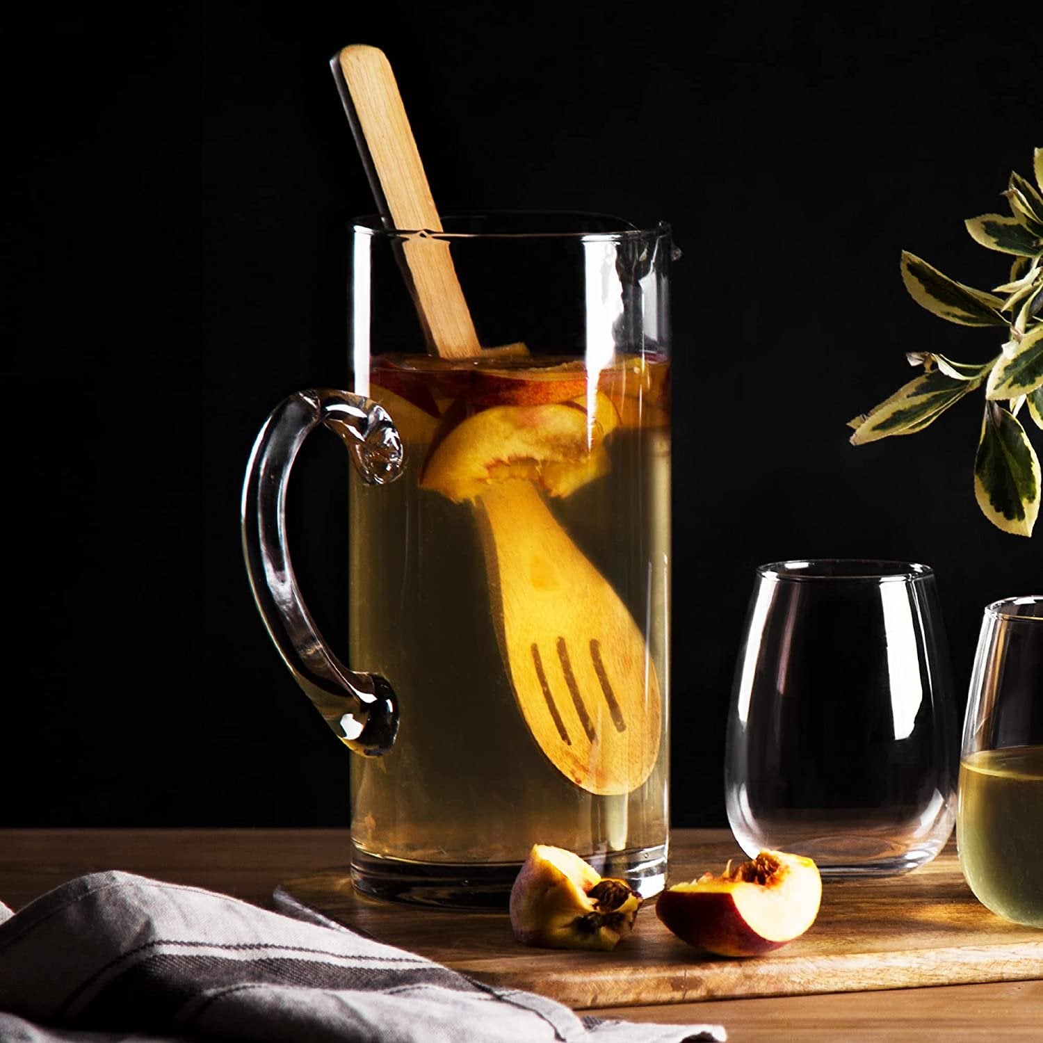 Glass Water Pitcher with Spout – Elegant Serving Carafe for Water, Juice, Sangria, Lemonade, and Cocktails – Crystal-Clear Glass Beverage Pitcher.