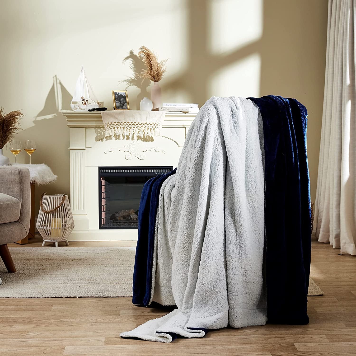 Shopping Bags for Small Business - 8x4x10 Inch 100 Pack Small Frosted Mint Green Colored Plastic Shopping Bags with Handles & Cardboard Bottom for Gifts, Business, Boutique & Retail Customers in Bulk