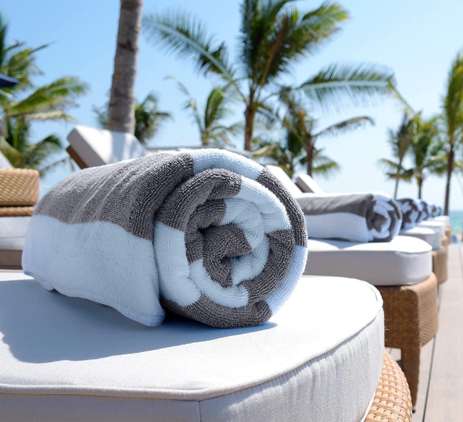 White Classic Beach Towels Oversized Stripe Cotton Bath Towel Large  - Like New