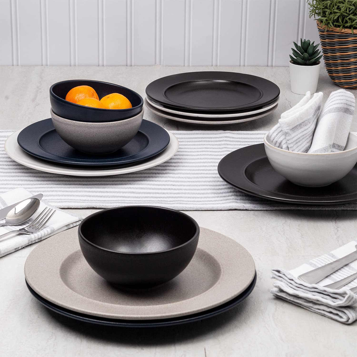 Stoneware 12 Piece Dinnerware Set By Glavers - Service For 4, Round Dishes - Made in Portugal High-End Quality. Includes 4 Dinner Plates 4 Salad Plates, And 4 Bowls.  - Like New