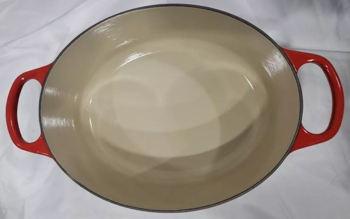 Le Creuset Enameled Cast Iron Signature Round Dutch Oven with Lid, 5 Quart