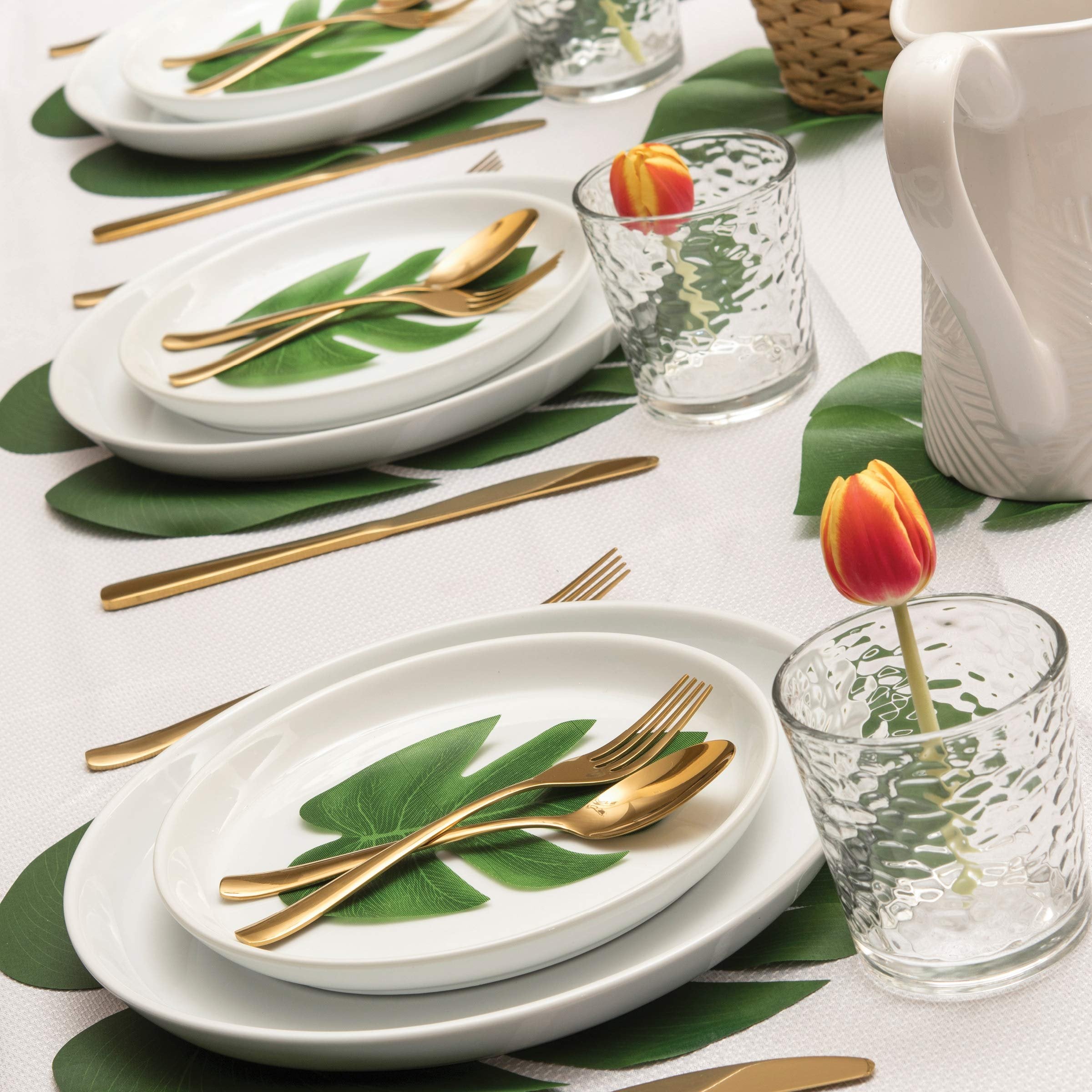 Prextex 30 Artificial Palm Leaves for Party Table Decoration, Imitation Tropical Leaf Placemats Table Runners or Greenery Décor for Events, Beach Theme or Jungle Party Supply (Large, 13.8 x 11.4 Inch)