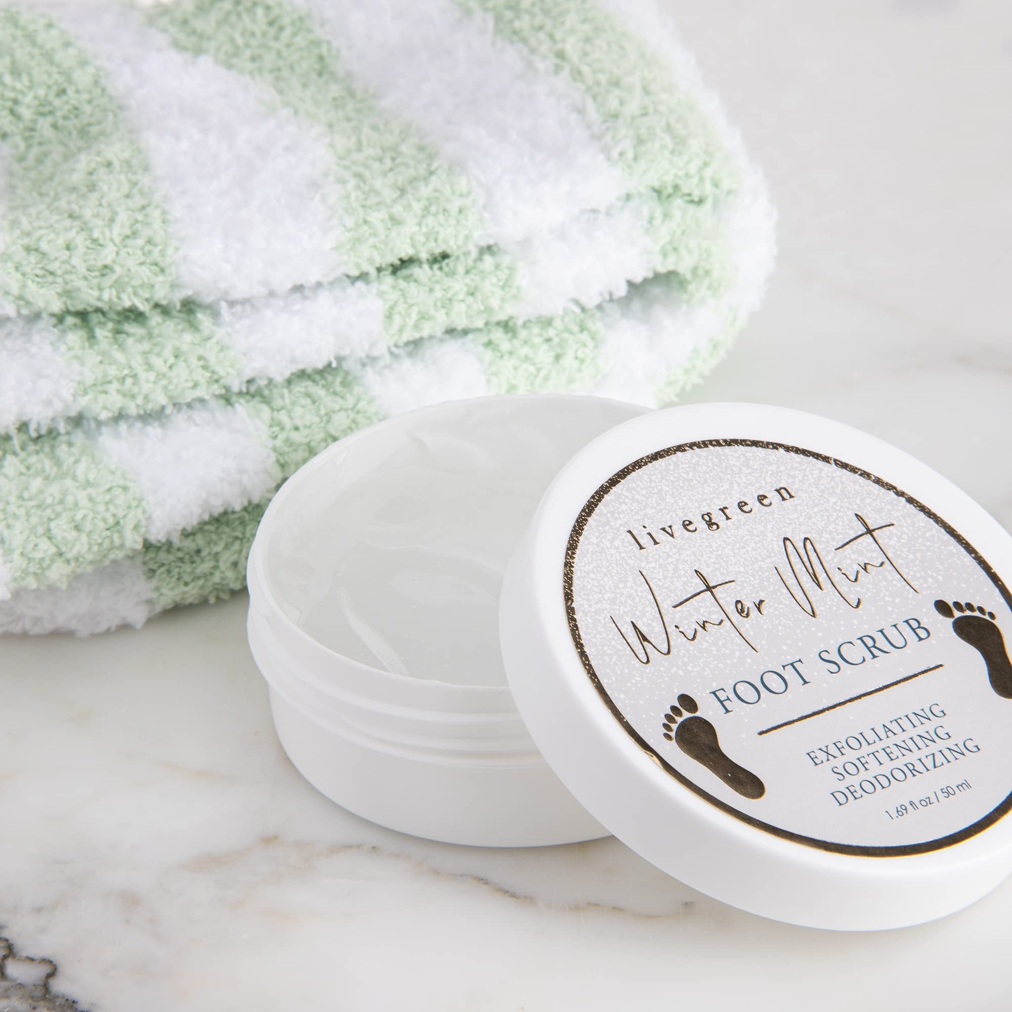 Live Green Bath and Body Gift Set- Foot Spa Set with Fuzzy Socks, Lotion, and Scrub (Winter Mint)