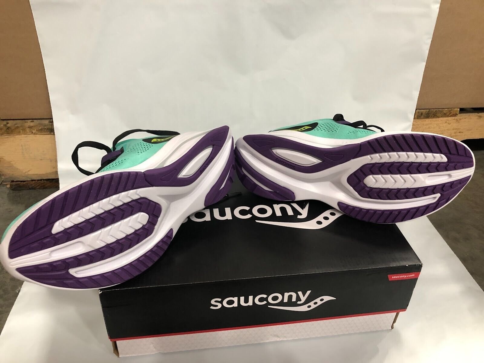 Saucony Women's Guide 15 Running Shoe, Cool Mint/Acid, 7.5